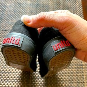 New size 6 unltd  black shoes. In perfect conditions.